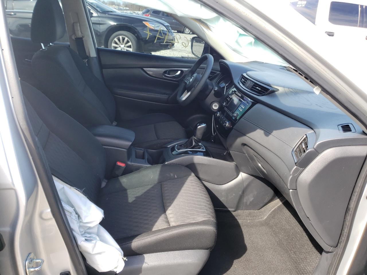 Photo 5 from auction – 2017 NISSAN ROGUE S with VIN KNMAT2MT3HP598406