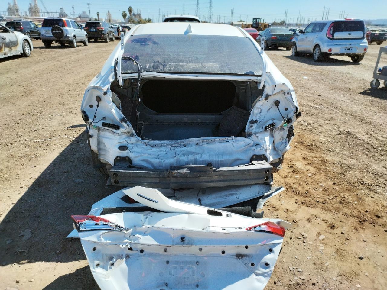Photo 9 from auction – 2016 HONDA CIVIC TOUR with VIN 19XFC1F94GE201110