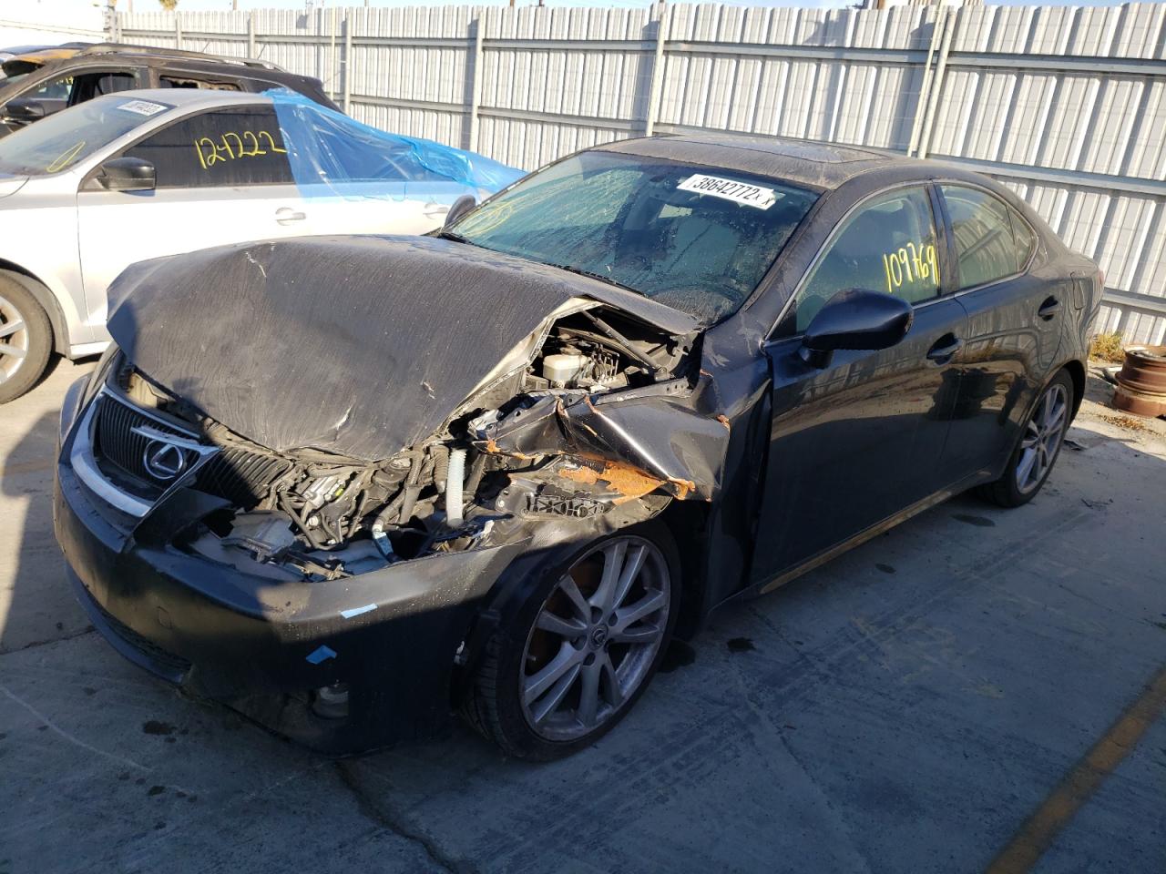Photo 2 from auction – 2006 LEXUS IS 250 with VIN JTHBK262662020210