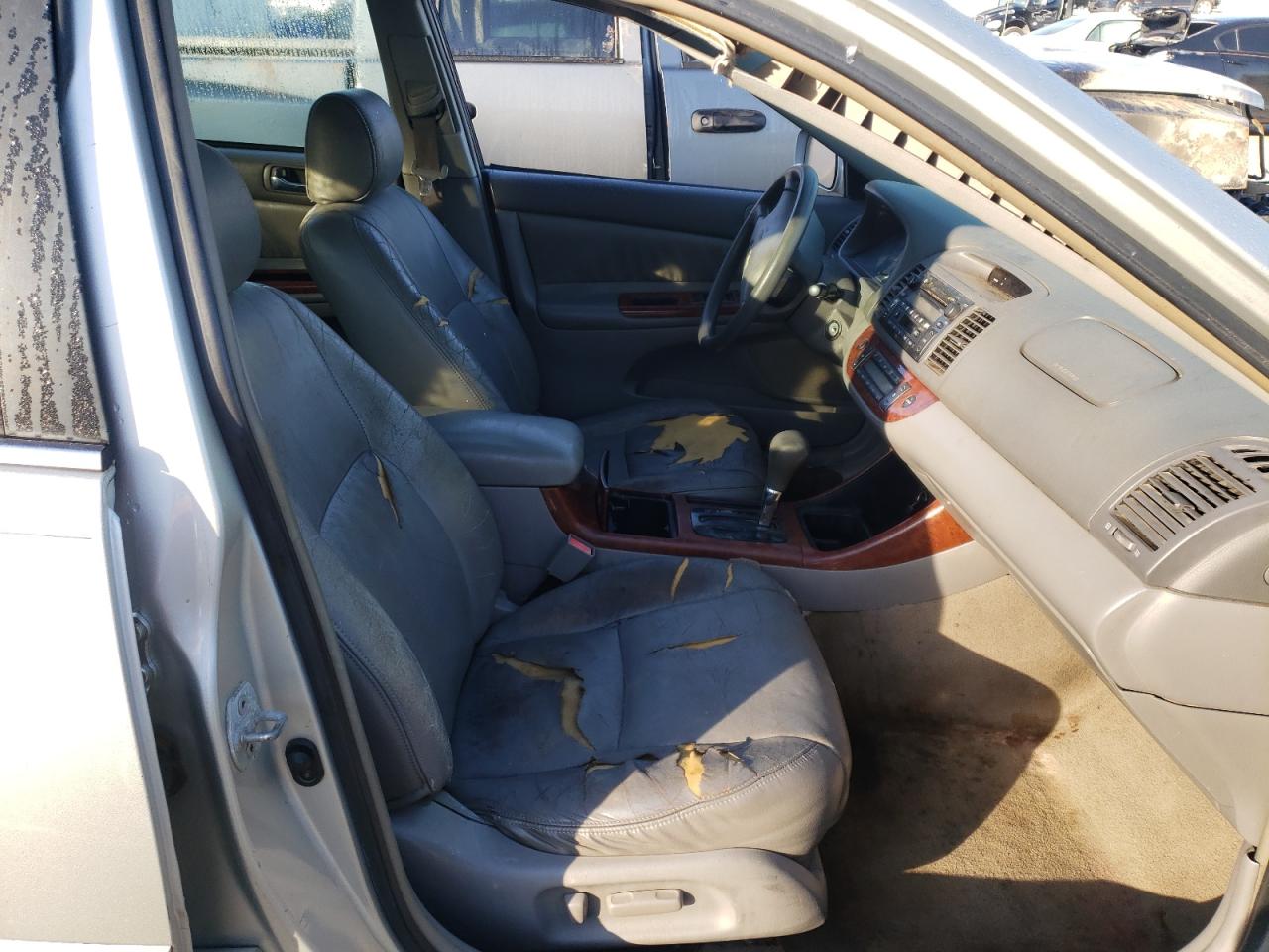 Photo 5 from auction – 2002 TOYOTA CAMRY LE with VIN 4T1BF32K52U020808