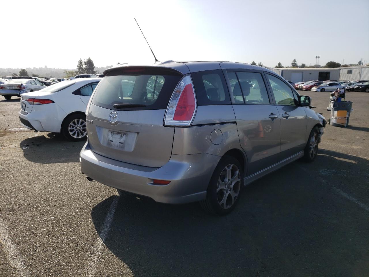 Photo 4 from auction – 2010 MAZDA 5 with VIN JM1CR2WL2A0385403