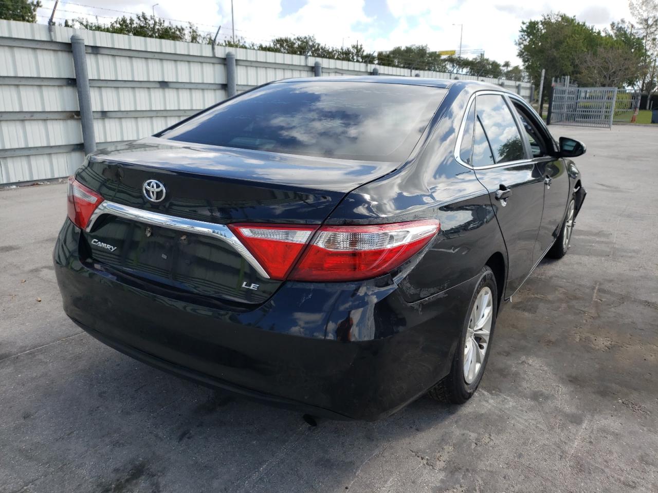 Photo 4 from auction – 2015 TOYOTA CAMRY LE with VIN 4T4BF1FK2FR505160