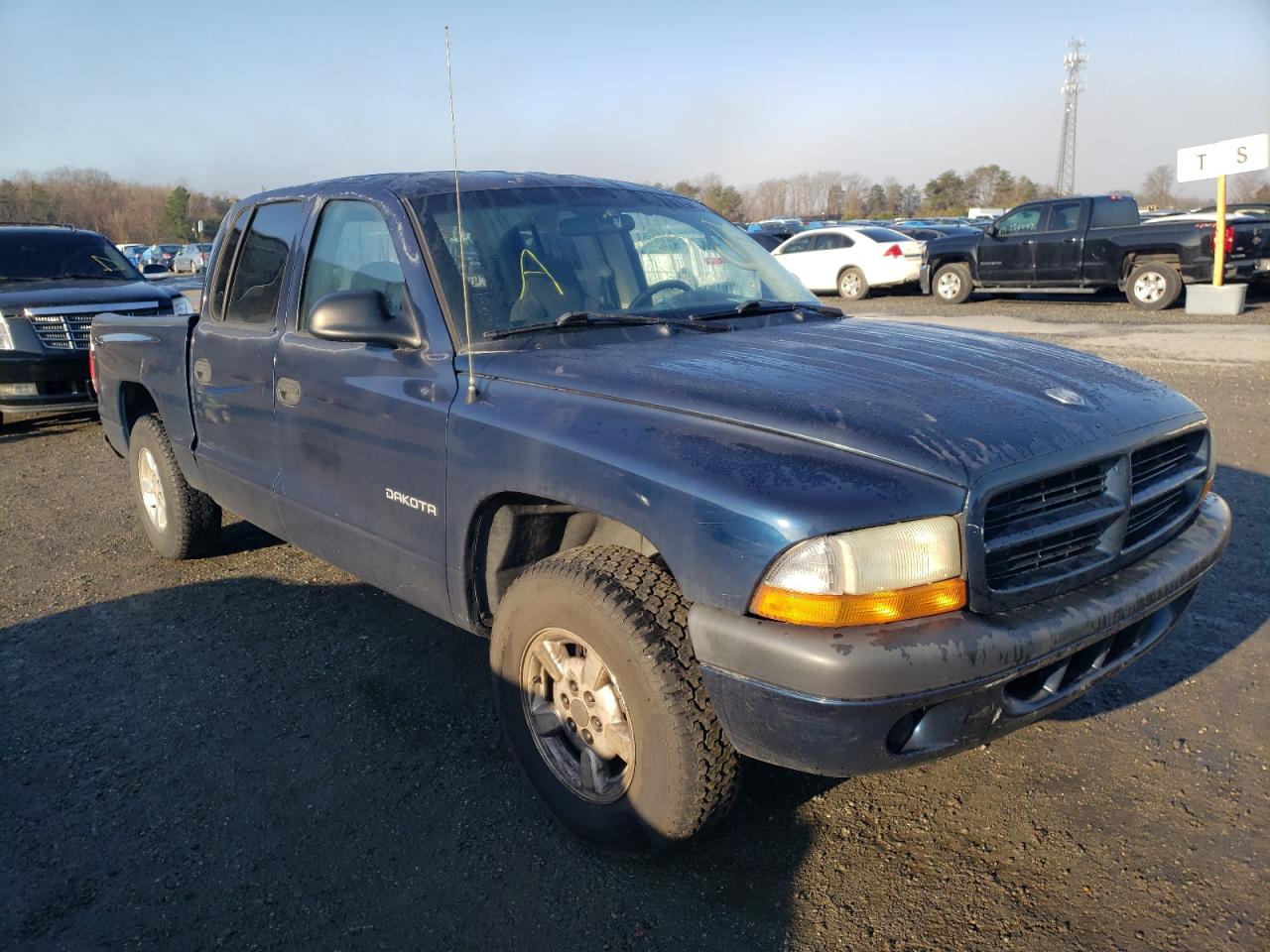 DODGE DAKOTA QUA 2001 with VIN 1B7HL2AX51S259140 - Photo from auction