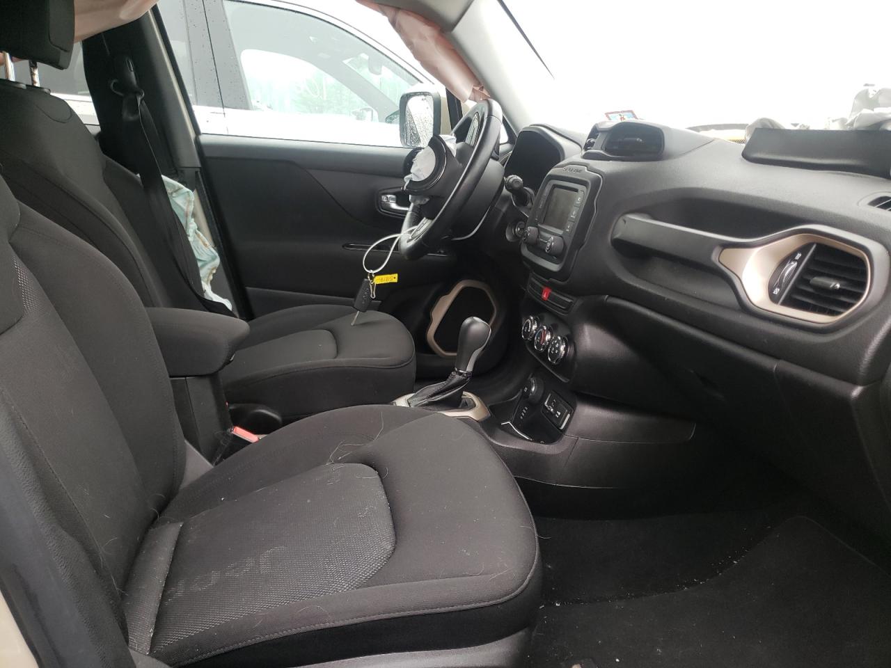 Photo 5 from auction – 2015 JEEP RENEGADE L with VIN ZACCJBBT2FPB45671