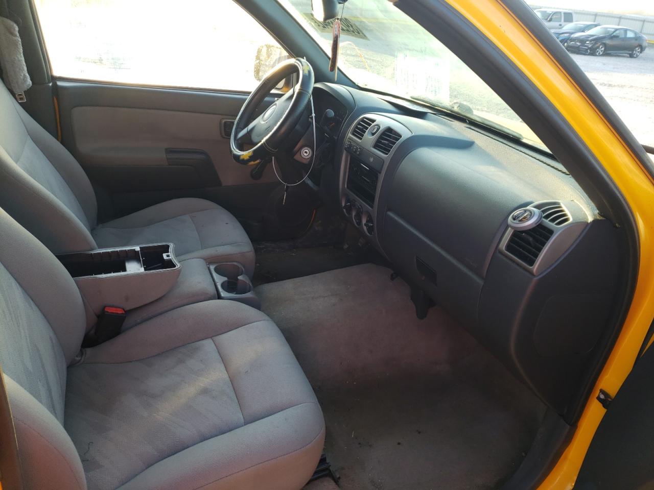 Photo 5 from auction – 2005 CHEVROLET COLORADO with VIN 1GCDT198058214115
