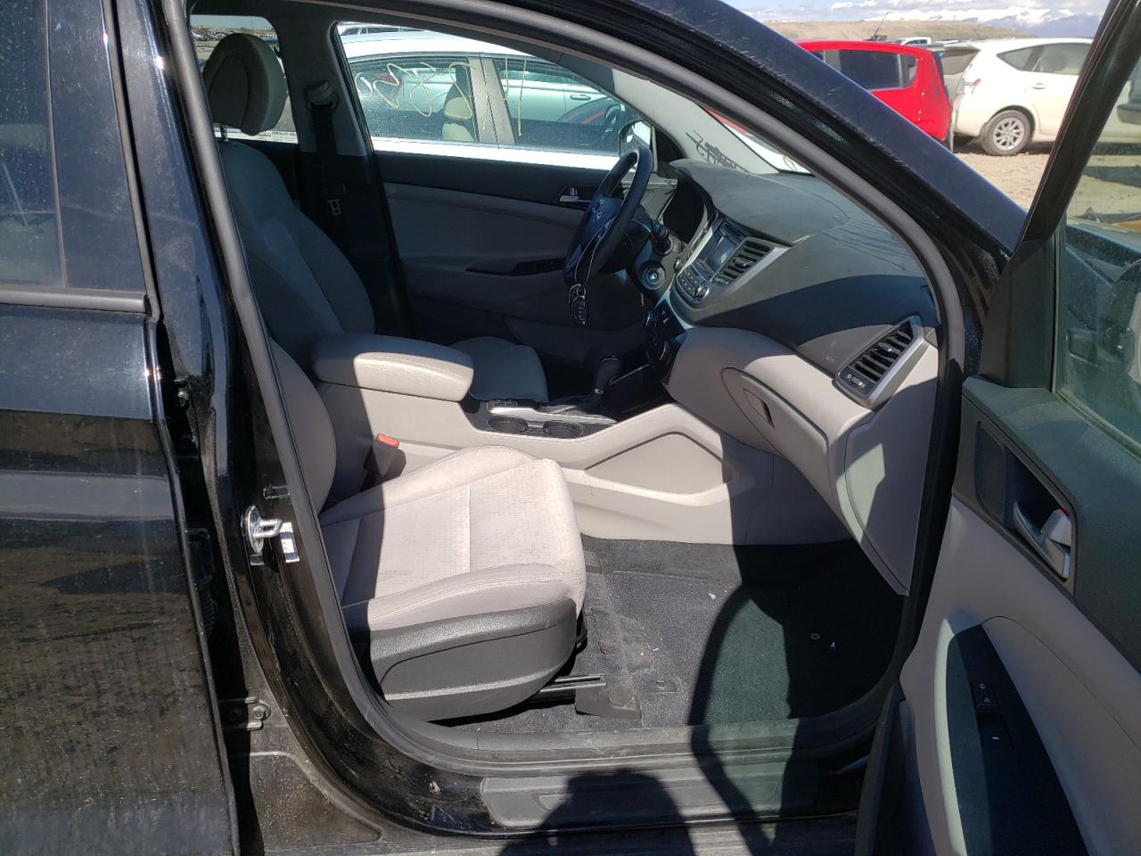 Photo 5 from auction – 2016 HYUNDAI TUCSON LIM with VIN KM8J33A20GU031048