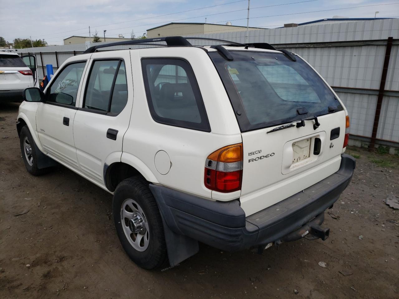 Photo 3 from auction – 1998 ISUZU RODEO S with VIN 4S2CK58D2W4371601