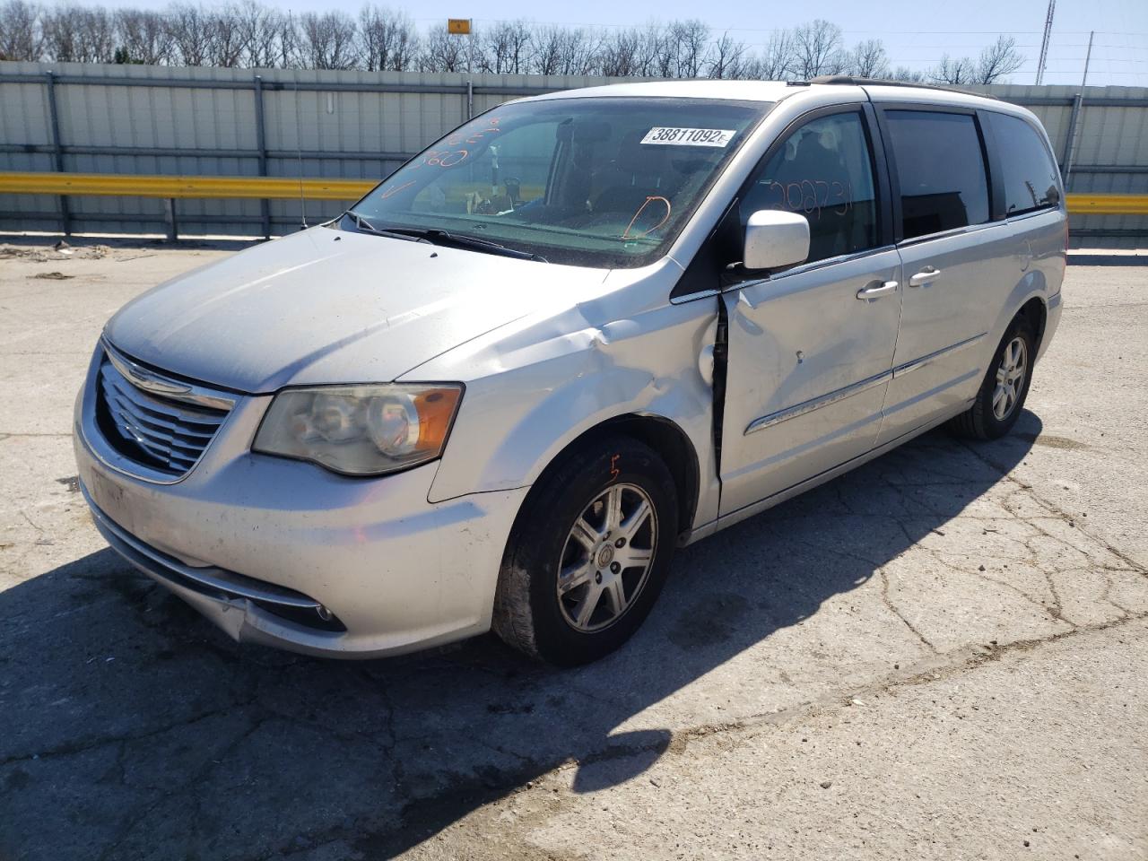 Photo 2 from auction – 2012 CHRYSLER TOWN & COU with VIN 2C4RC1BG2CR286748