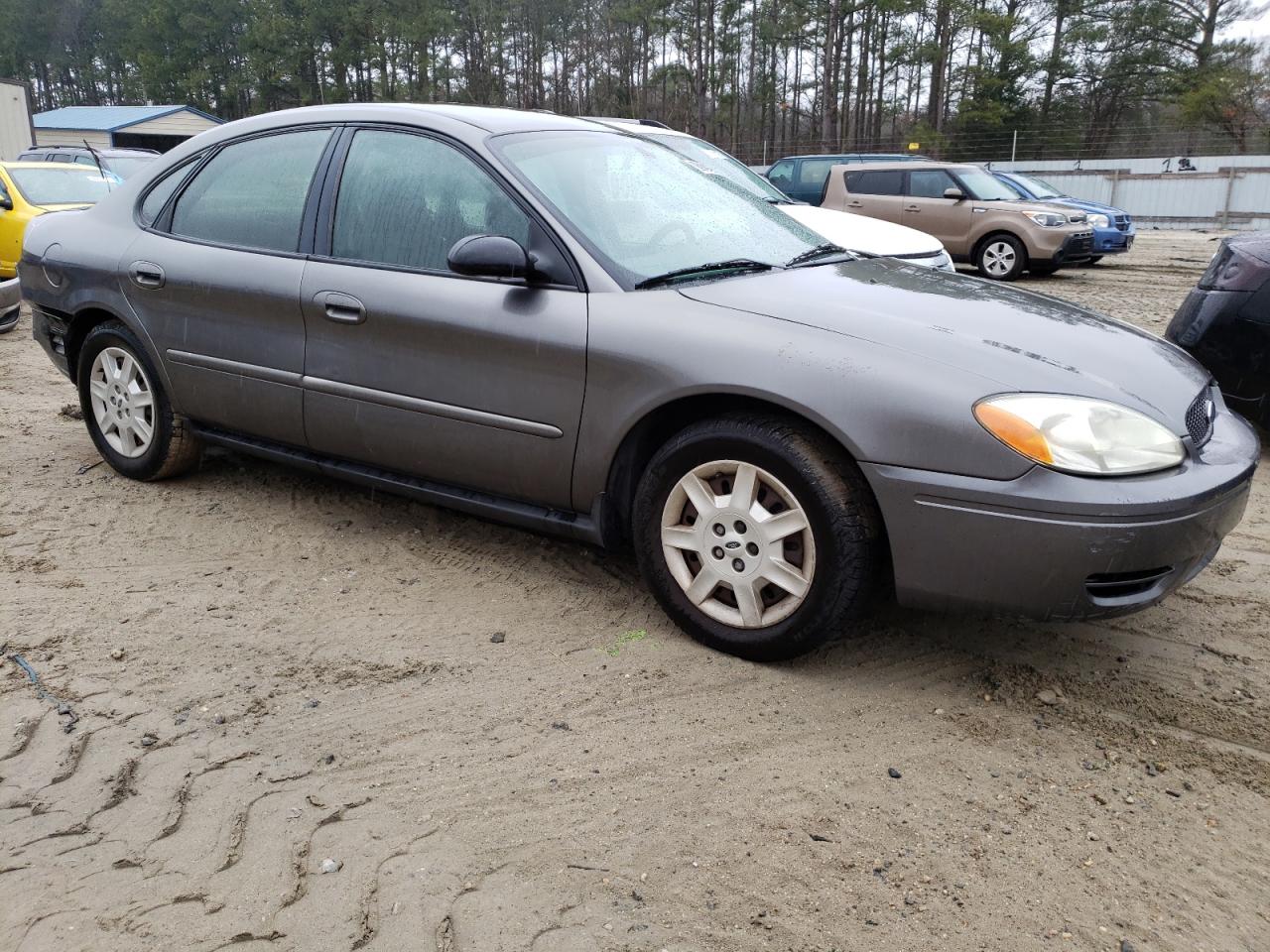 FORD TAURUS SE 2004 with VIN 1FAHP53U54A201862 - Photo from auction