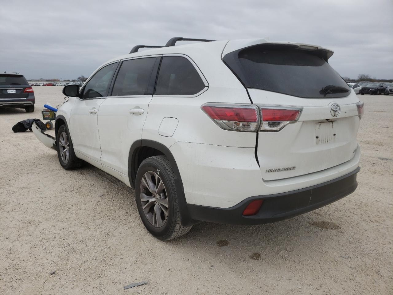Foto 3 de la subasta – 2015 TOYOTA HIGHLANDER con VIN 5TDZKRFH0FS079081