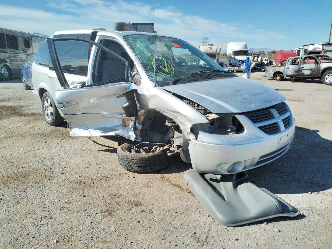 DODGE GRAND CARA 2007 with VIN 2D4GP44L77R194535 - Photo from auction