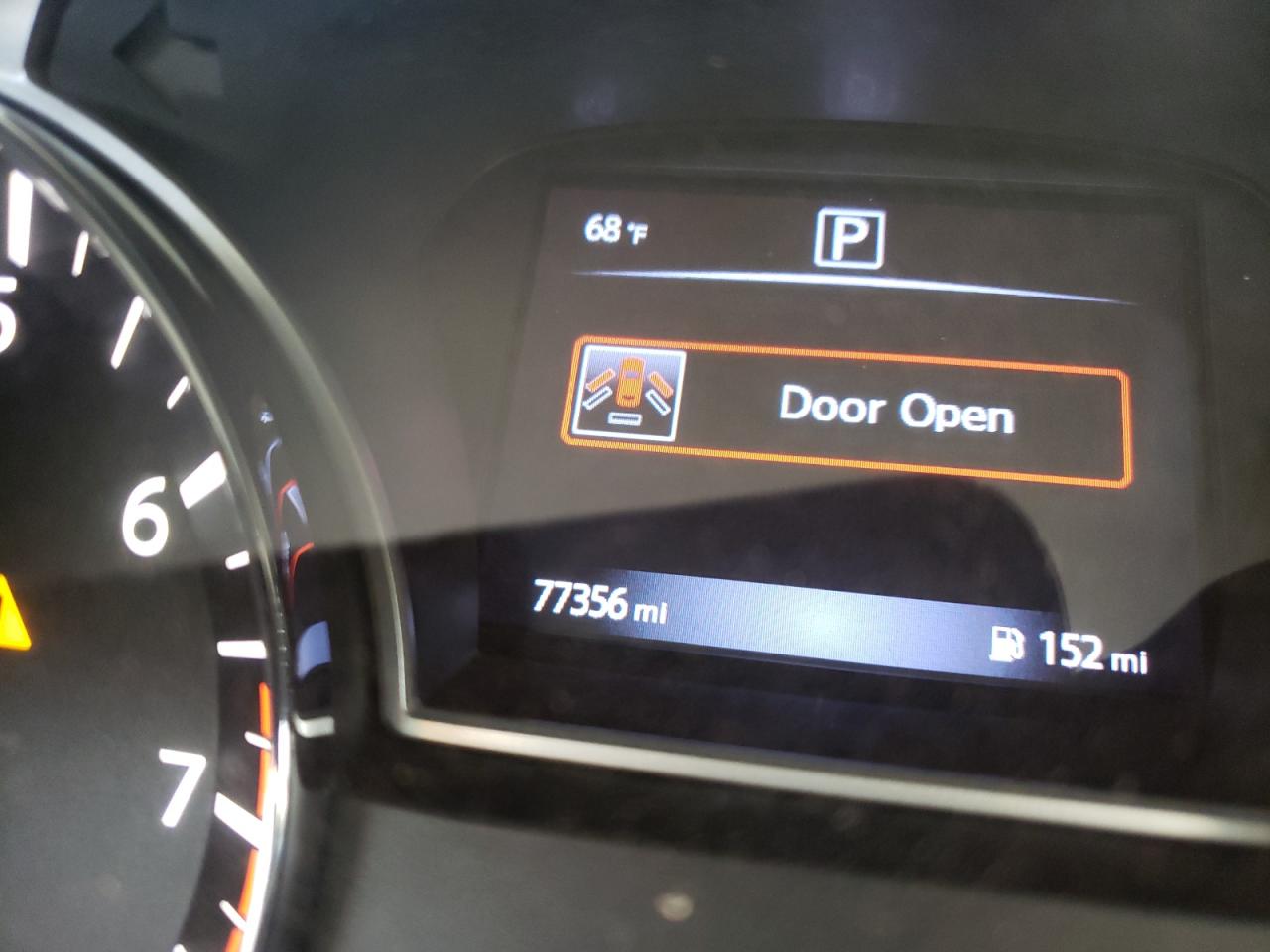Photo 8 from auction – 2017 NISSAN PATHFINDER with VIN 5N1DR2MN1HC666377