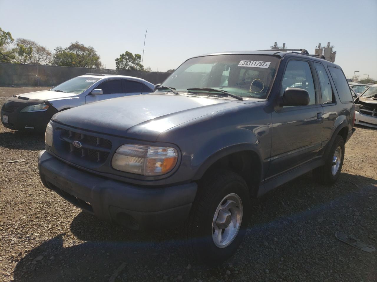 Photo 2 from auction – 1999 FORD EXPLORER with VIN 1FMYU22EXXUB95082