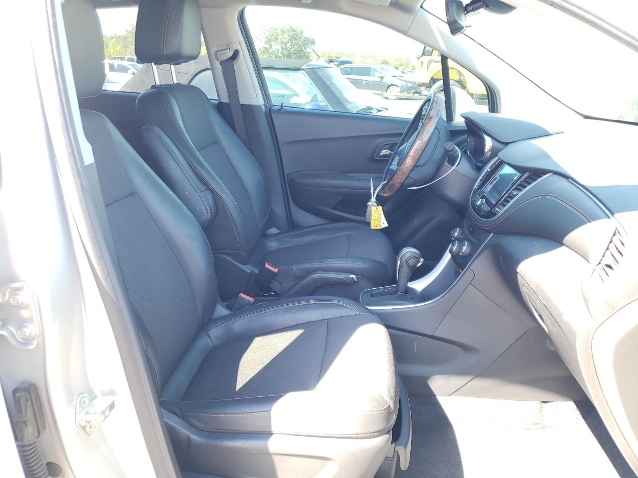 Photo 5 from auction – 2017 CHEVROLET TRAX 1LT with VIN KL7CJLSB7HB184568