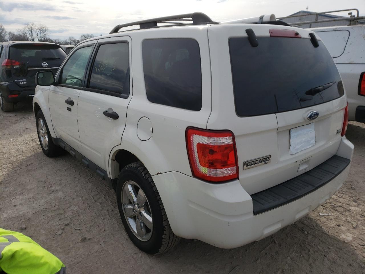 Photo 3 from auction – 2011 FORD ESCAPE XLT with VIN 1FMCU9DG1BKB21443
