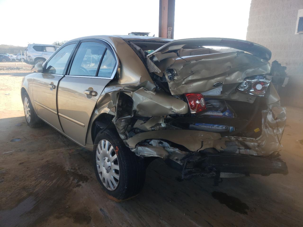 Photo 3 from auction – 2008 KIA OPTIMA LX with VIN KNAGE123185245365