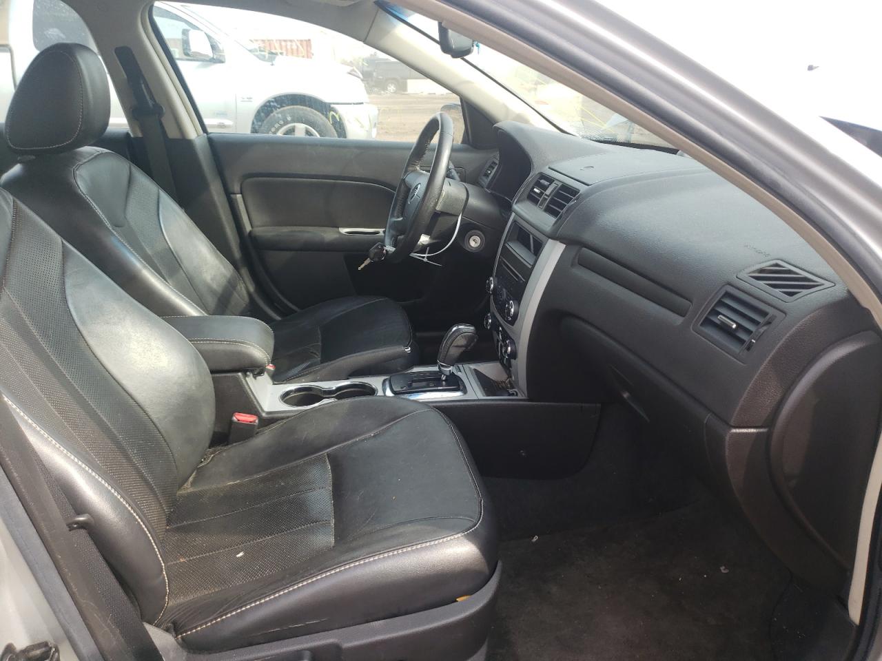 Photo 5 from auction – 2010 MERCURY MILAN PREM with VIN 3MEHM0JG9AR659178