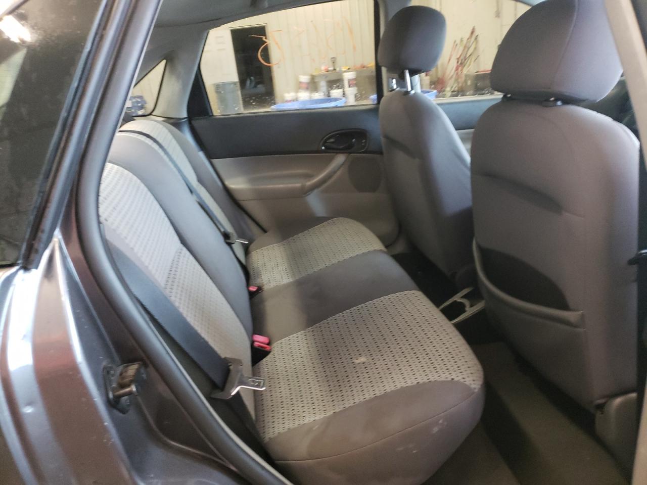 Photo 6 from auction – 2007 FORD FOCUS ZX4 with VIN 1FAFP34N57W254698