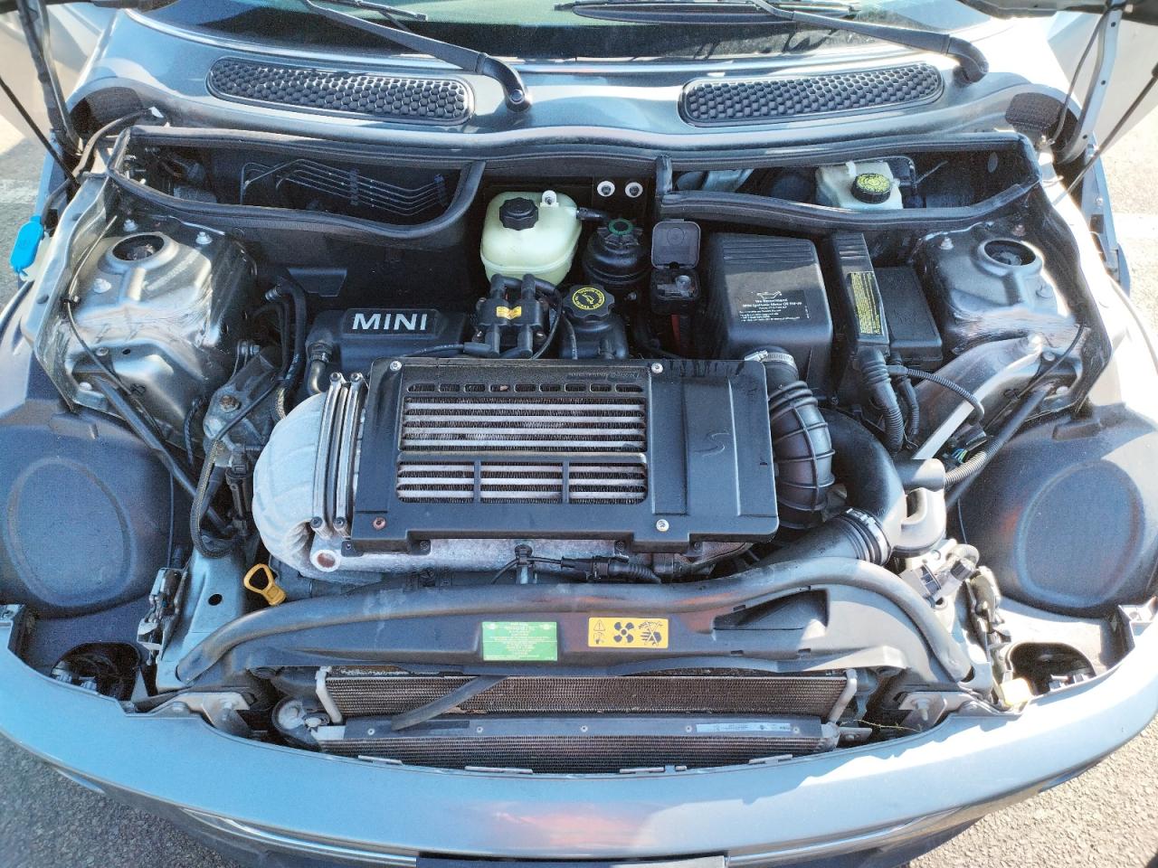 Photo 7 from auction – 2007 MINI COOPER S with VIN WMWRH33537TL95340
