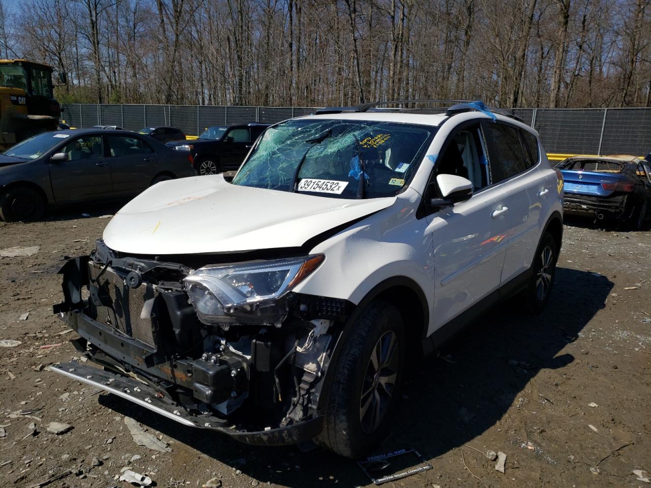 Photo 2 from auction – 2016 TOYOTA RAV4 XLE with VIN 2T3RFREV2GW507681