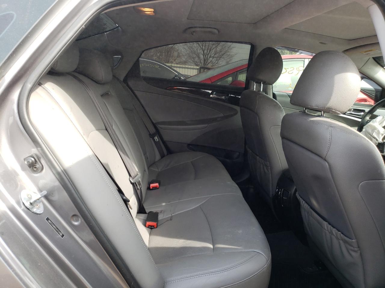 Фото 6 с аукциона – 2012 HYUNDAI SONATA SE с VIN 5NPEC4AB5CH372400