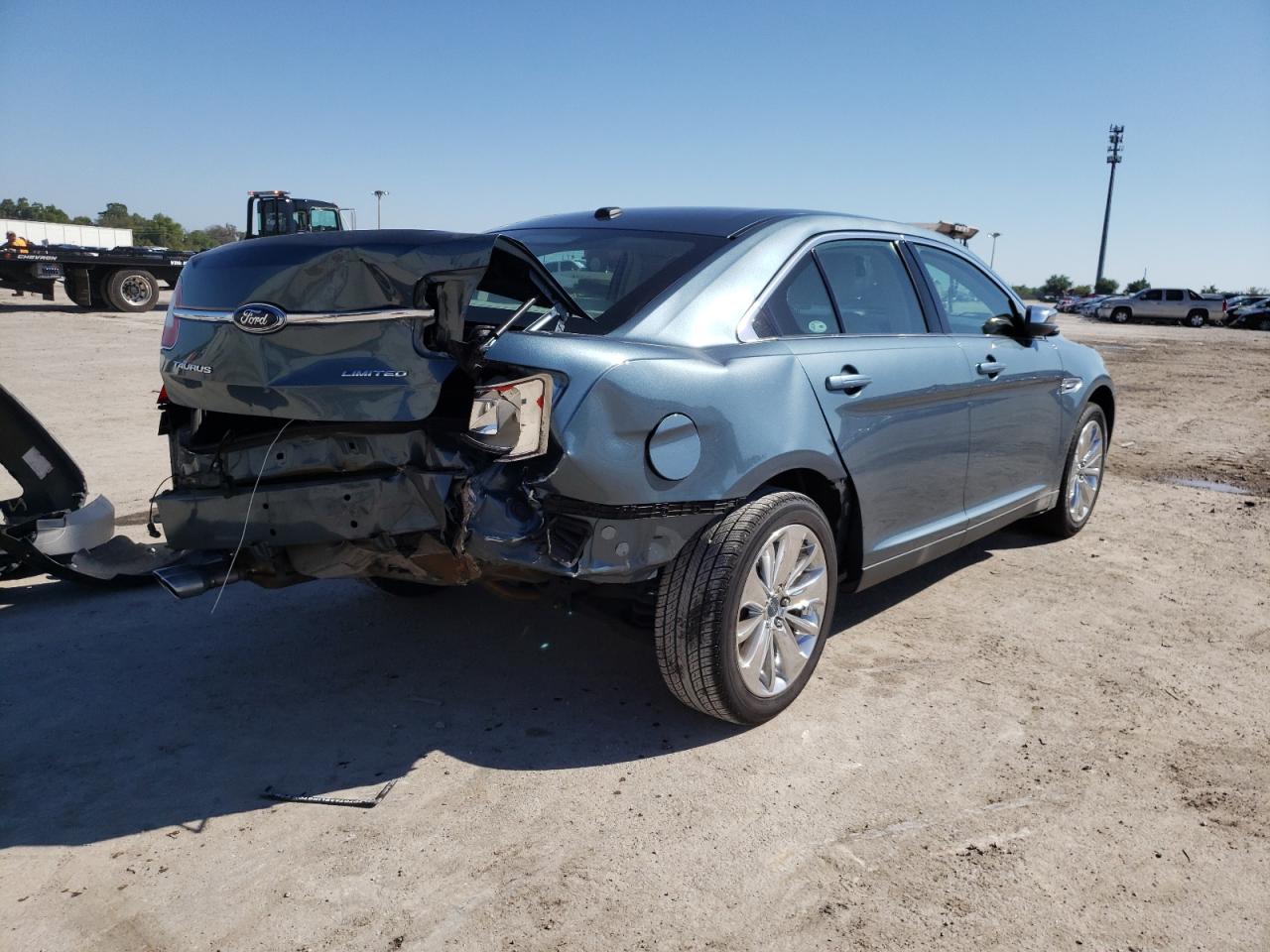 Photo 4 from auction – 2010 FORD TAURUS LIM with VIN 1FAHP2FW9AG115409