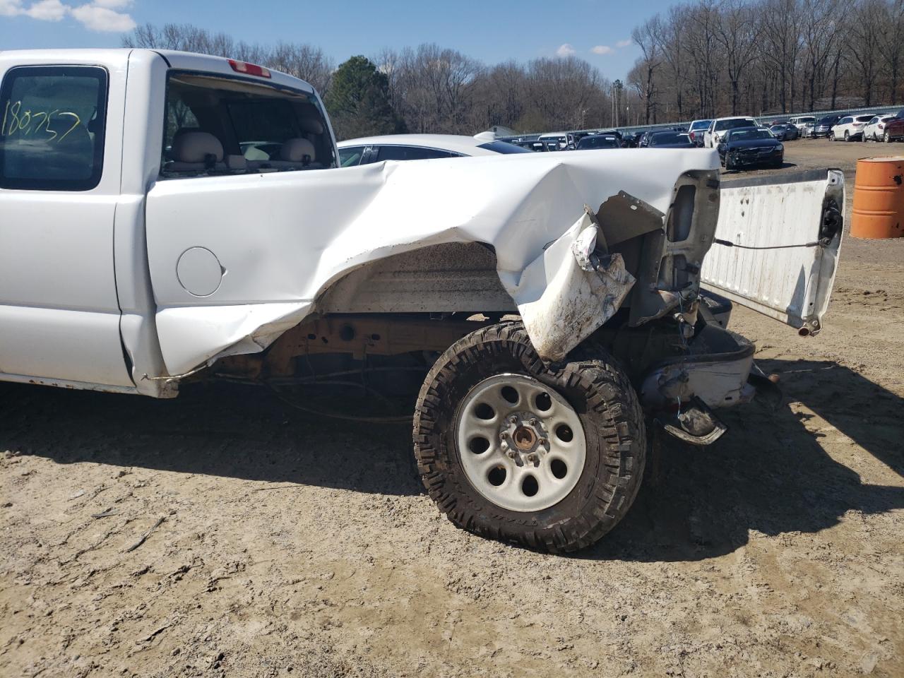 Photo 9 from auction – 2006 CHEVROLET SILVERADO with VIN 2GCEK19V061298826