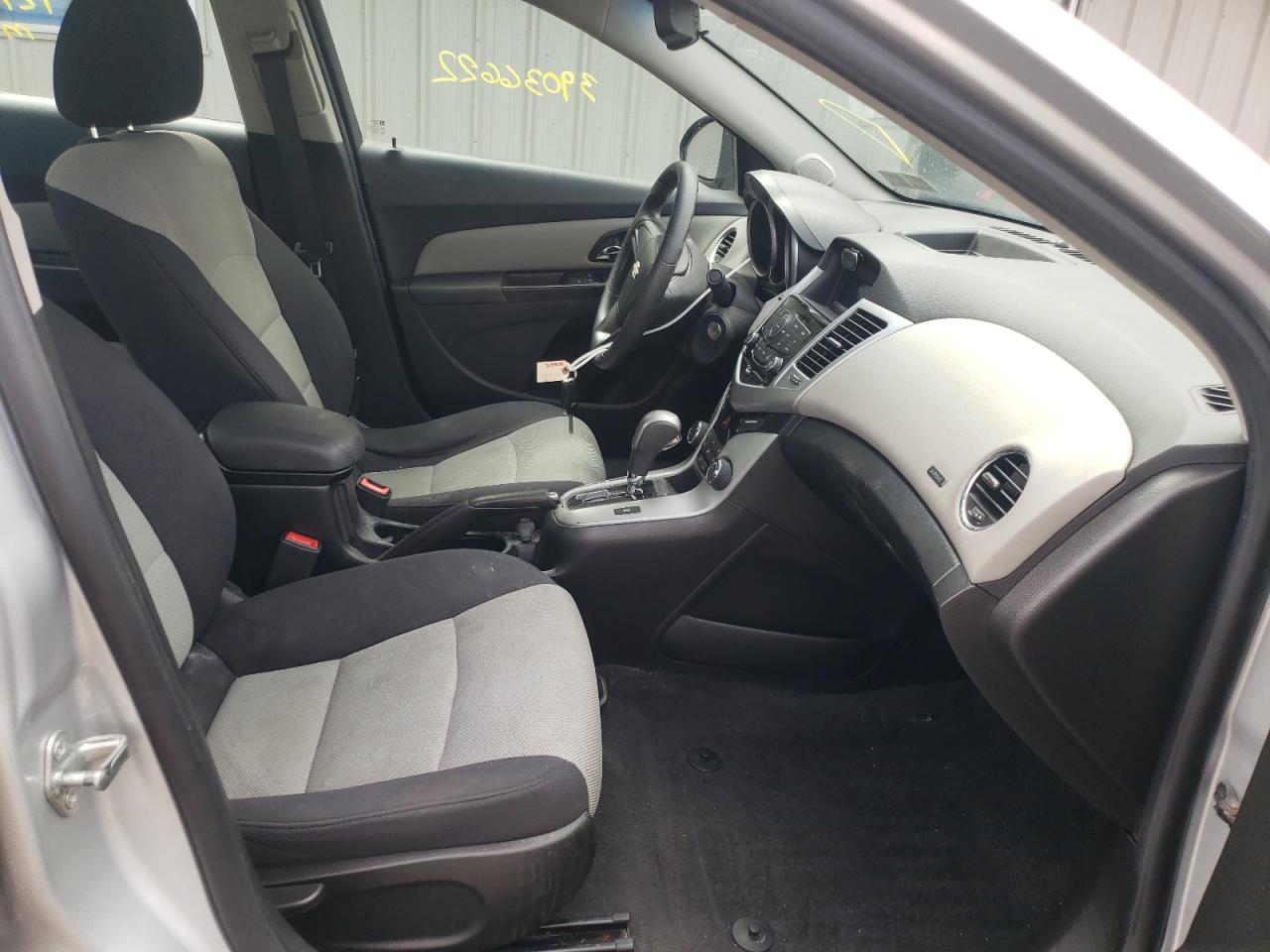 Photo 5 from auction – 2014 CHEVROLET CRUZE LS with VIN 1G1PA5SG4E7206609