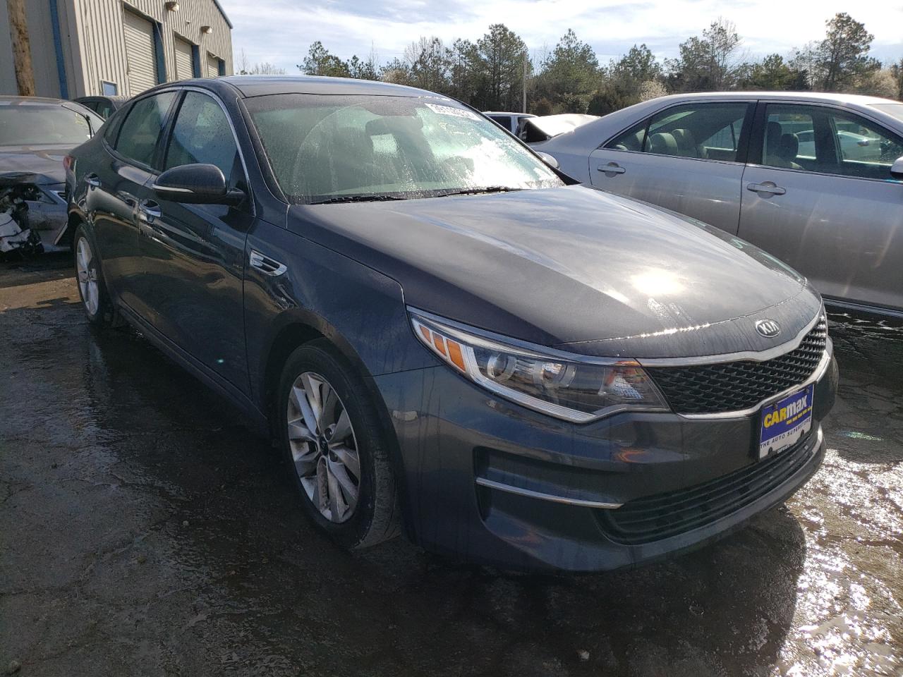 Photo 1 from auction – 2017 KIA OPTIMA LX with VIN 5XXGT4L35HG162428