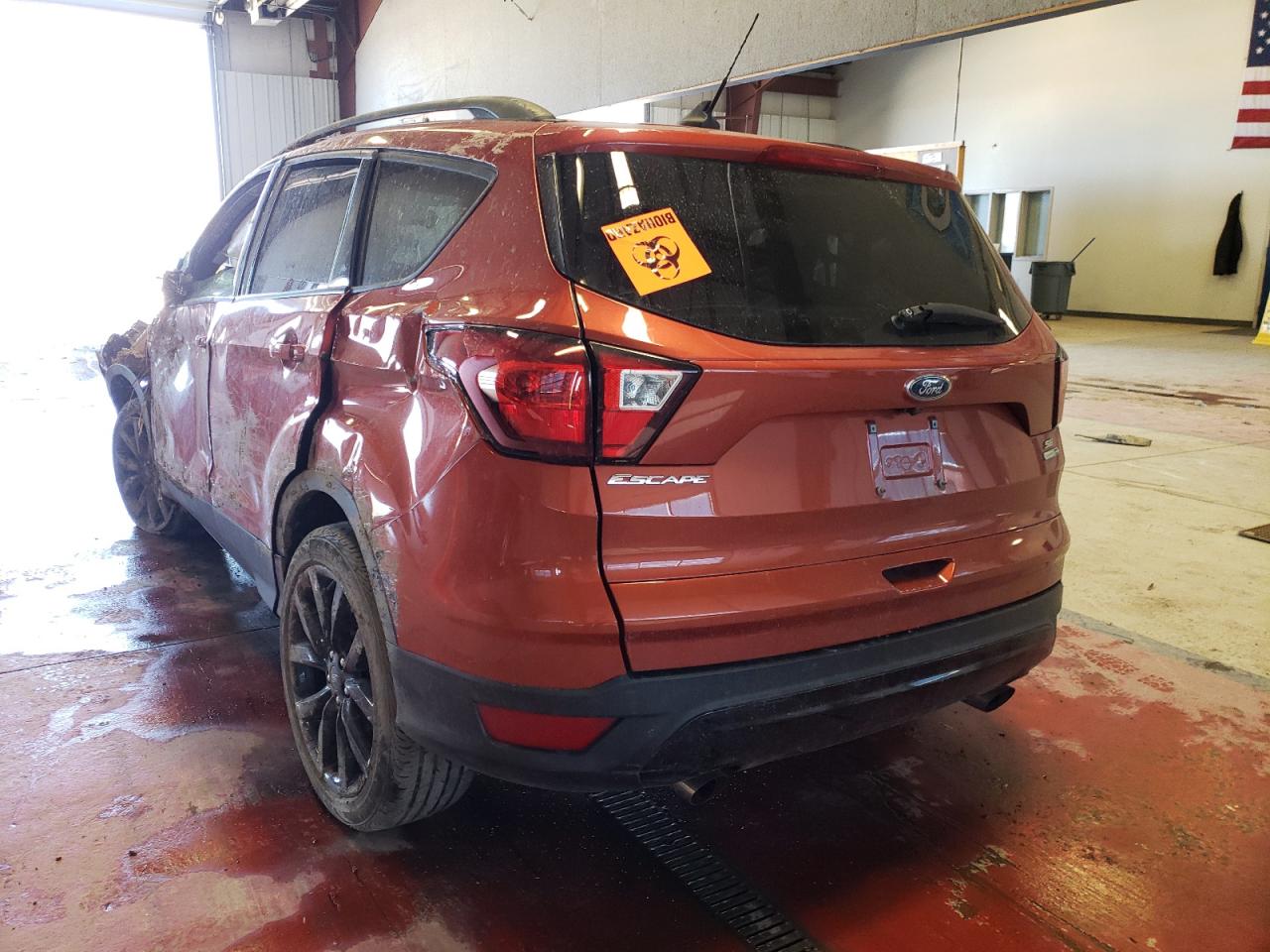 Photo 3 from auction – 2019 FORD ESCAPE SE with VIN 1FMCU9GD3KUC57496