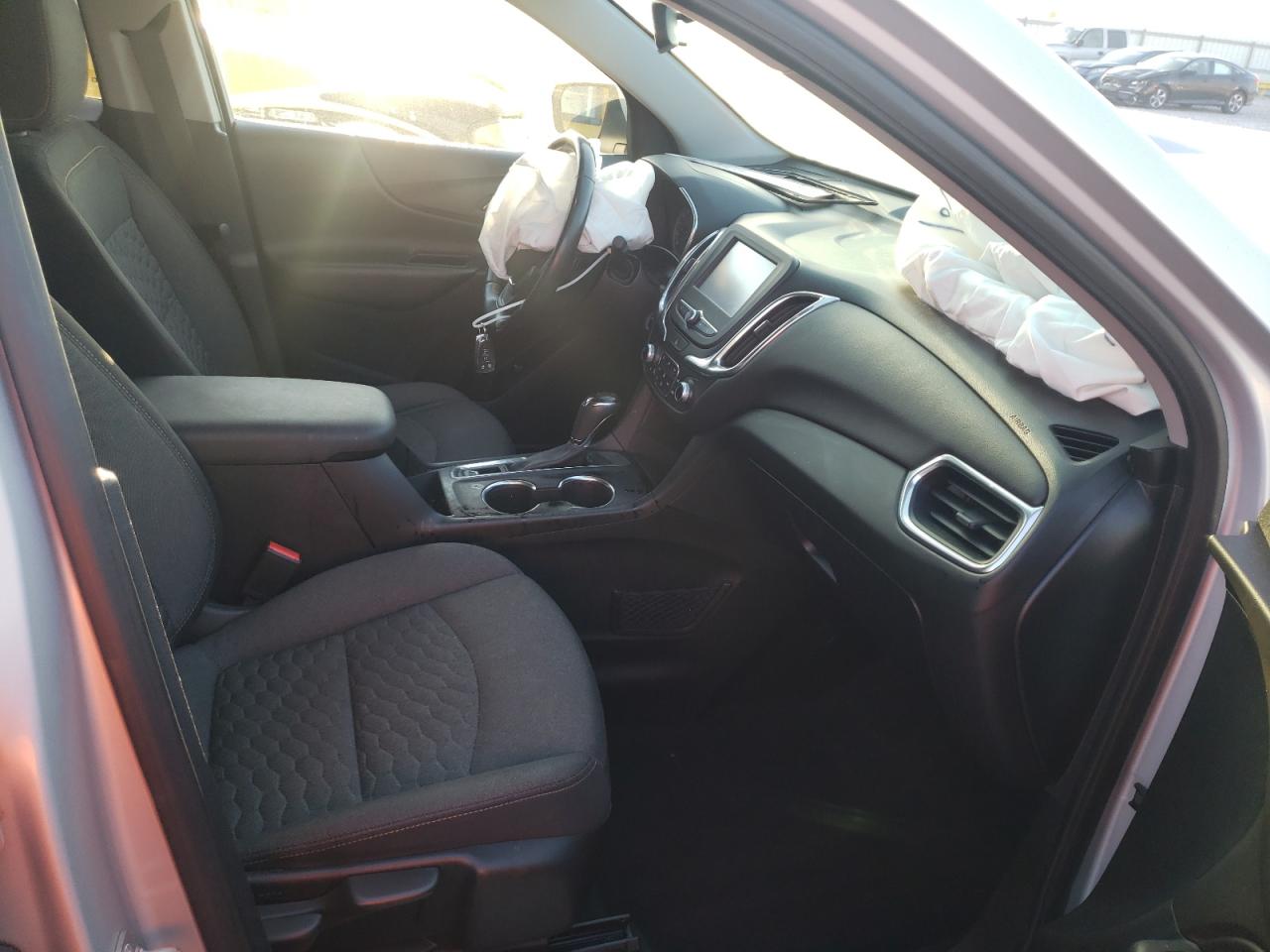 Photo 5 from auction – 2018 CHEVROLET EQUINOX LT with VIN 2GNAXJEV7J6288433