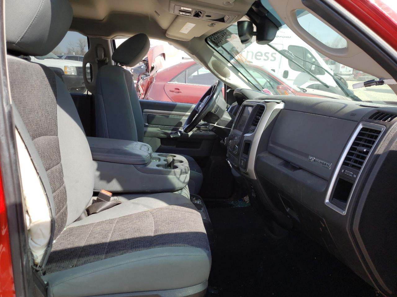 Photo 5 from auction – 2019 RAM 1500 CLASS with VIN 1C6RR7TTXKS550770
