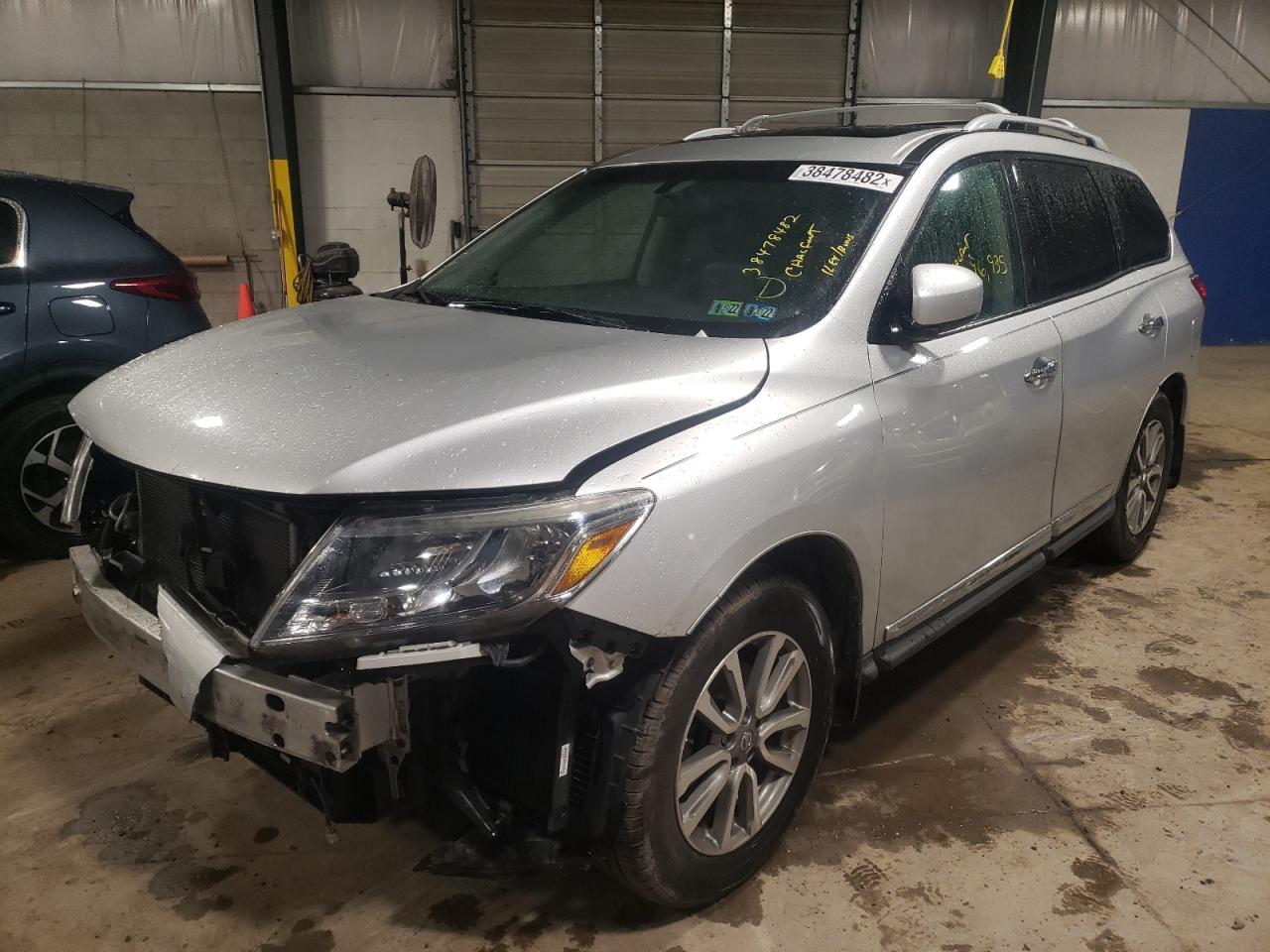Photo 2 from auction – 2014 NISSAN PATHFINDER with VIN 5N1AR2MM2EC685056
