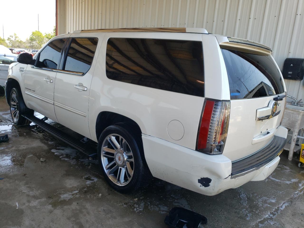 Photo 3 from auction – 2013 CADILLAC ESCALADE E with VIN 1GYS3JEFXDR247086