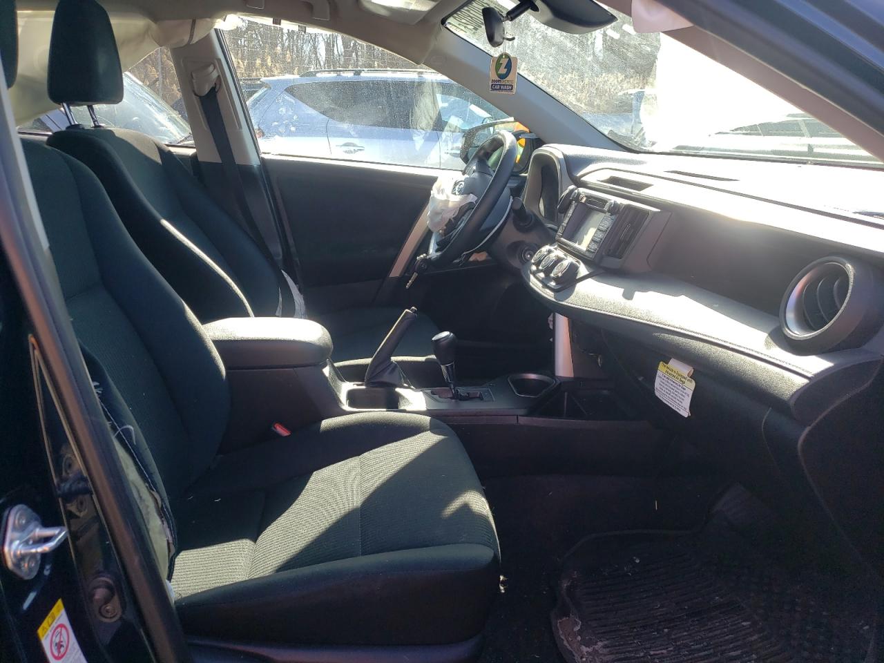 Photo 5 from auction – 2017 TOYOTA RAV4 with VIN 2T3BFREV0HW695460