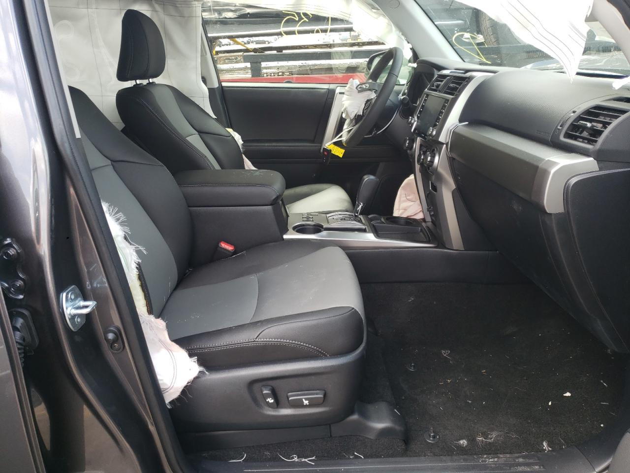 Photo 5 from auction – 2022 TOYOTA 4RUNNER SR with VIN JTEFU5JRXN5261795
