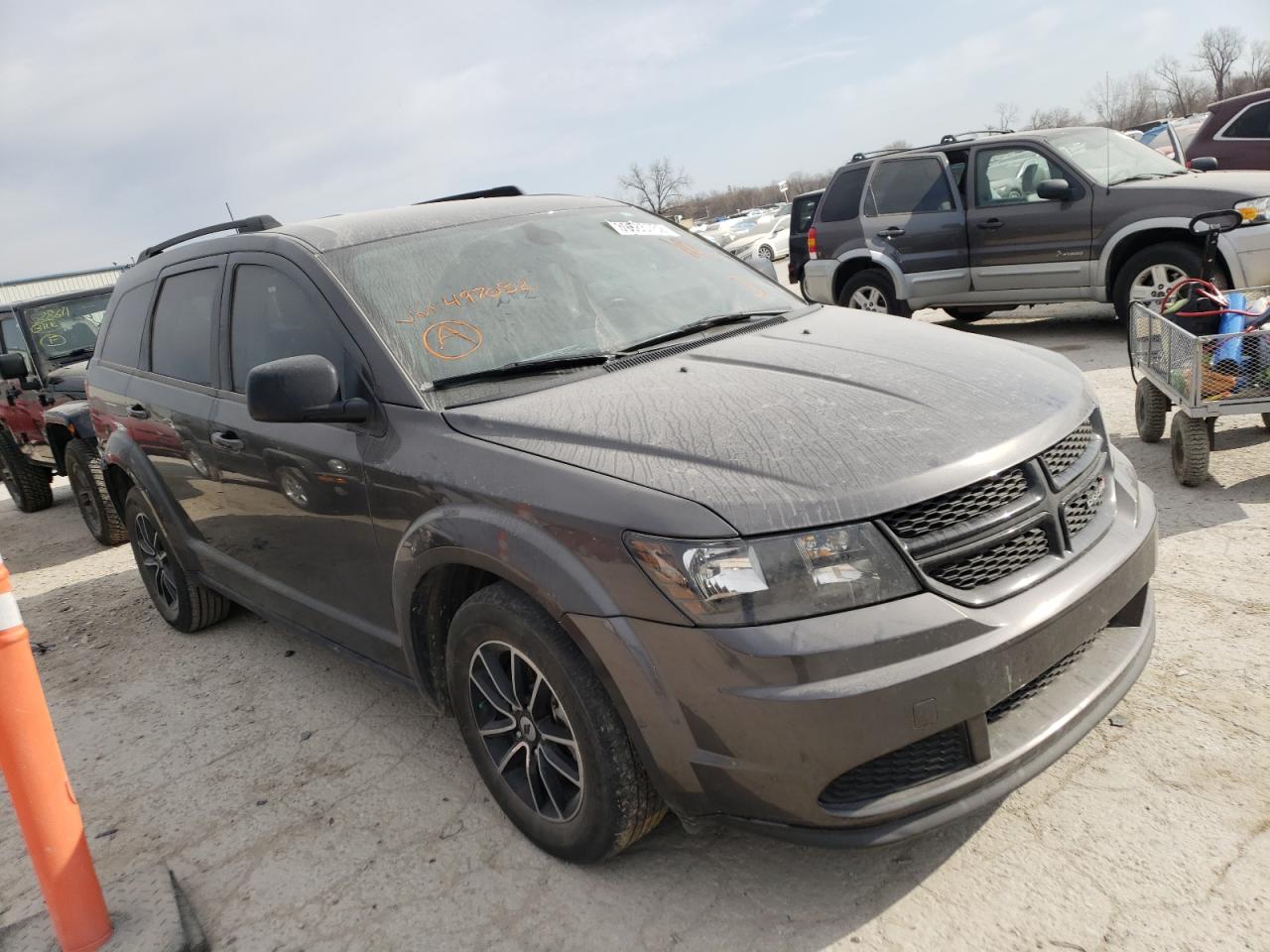 DODGE JOURNEY SE 2018 with VIN 3C4PDCAB6JT497032 - Photo from auction