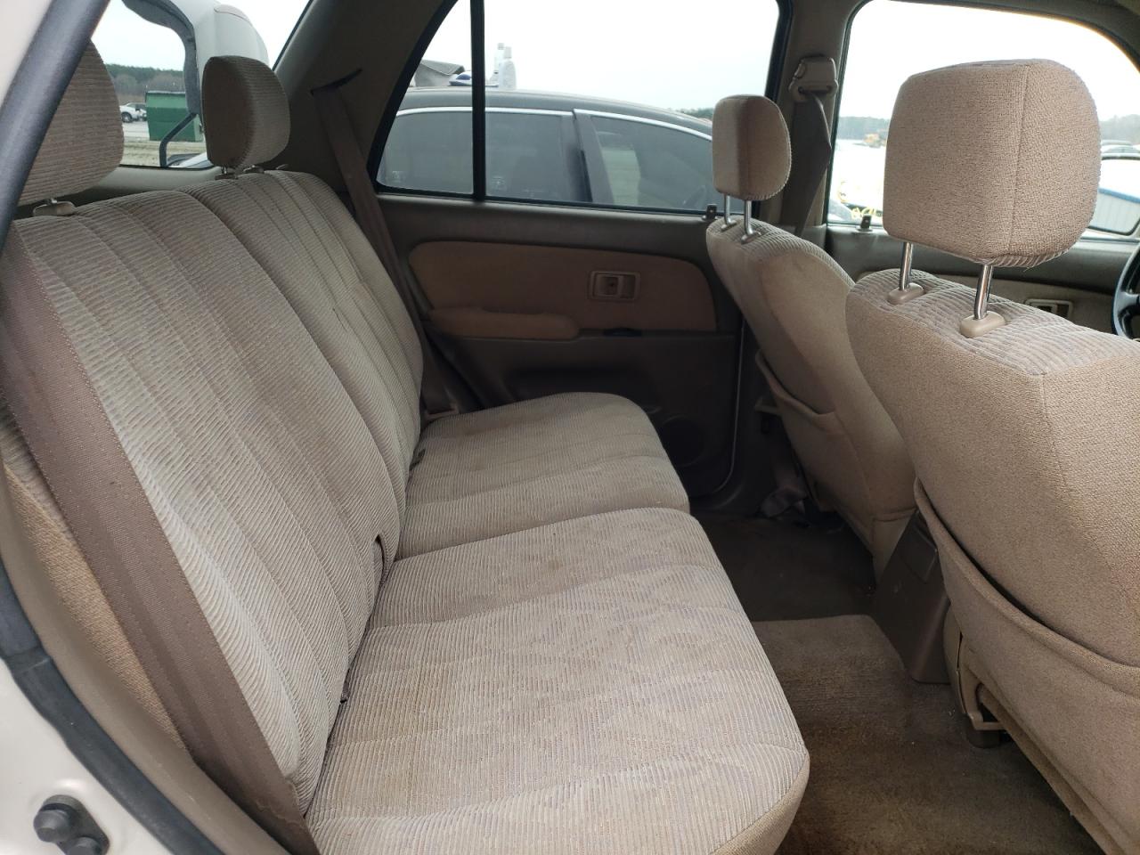 Photo 6 from auction – 2000 TOYOTA 4RUNNER SR with VIN JT3GN86R3Y0170387