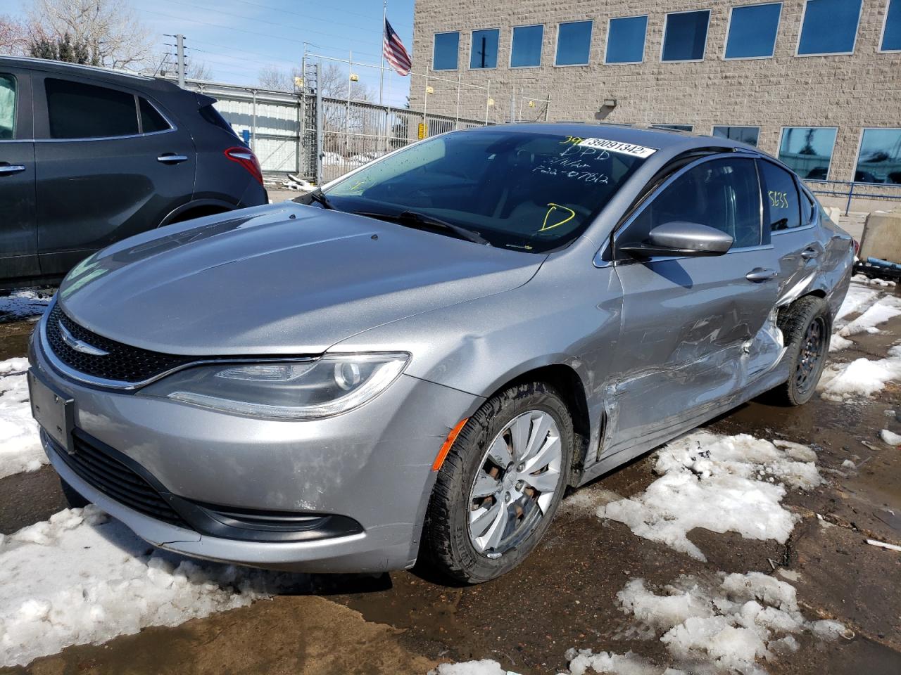 Photo 2 from auction – 2015 CHRYSLER 200 LX with VIN 1C3CCCFB9FN560632