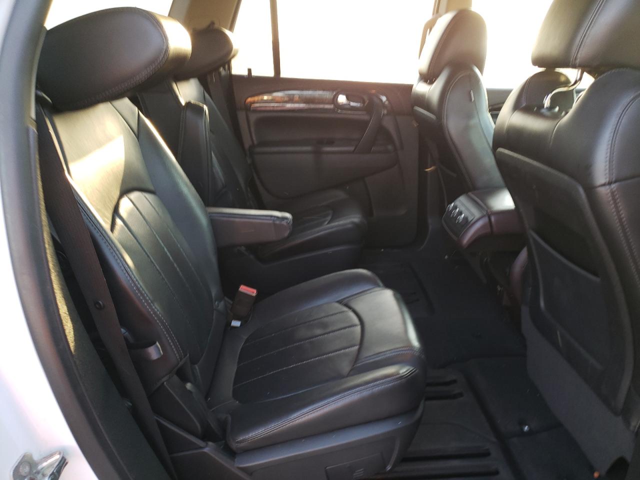 Photo 6 from auction – 2016 BUICK ENCLAVE with VIN 5GAKRBKDXGJ281837