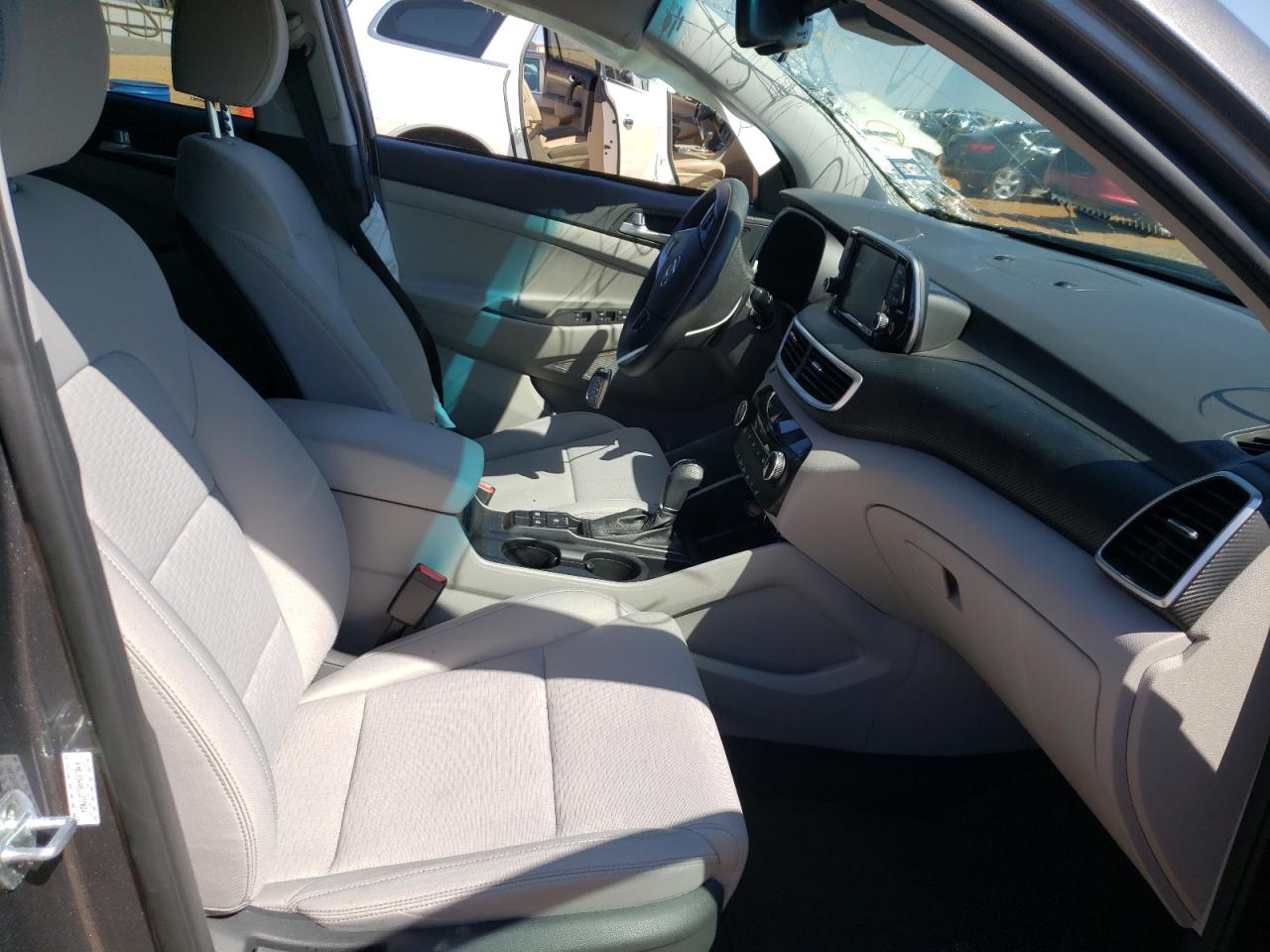 Photo 5 from auction – 2020 HYUNDAI TUCSON LIM with VIN KM8J33A45LU277024