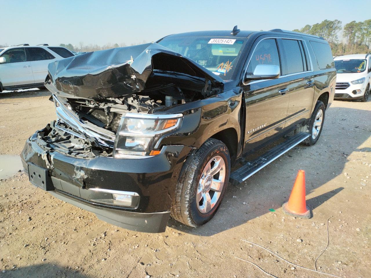 Photo 2 from auction – 2019 CHEVROLET SUBURBAN C with VIN 1GNSCJKC3KR237780