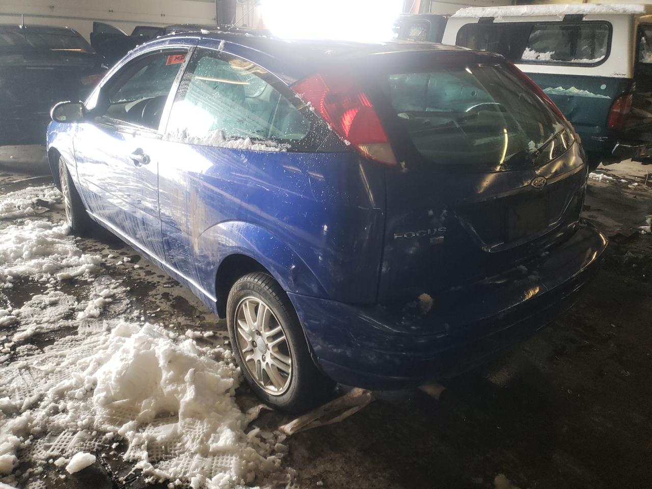Photo 3 from auction – 2005 FORD FOCUS ZX3 with VIN 3FAFP31N65R139483