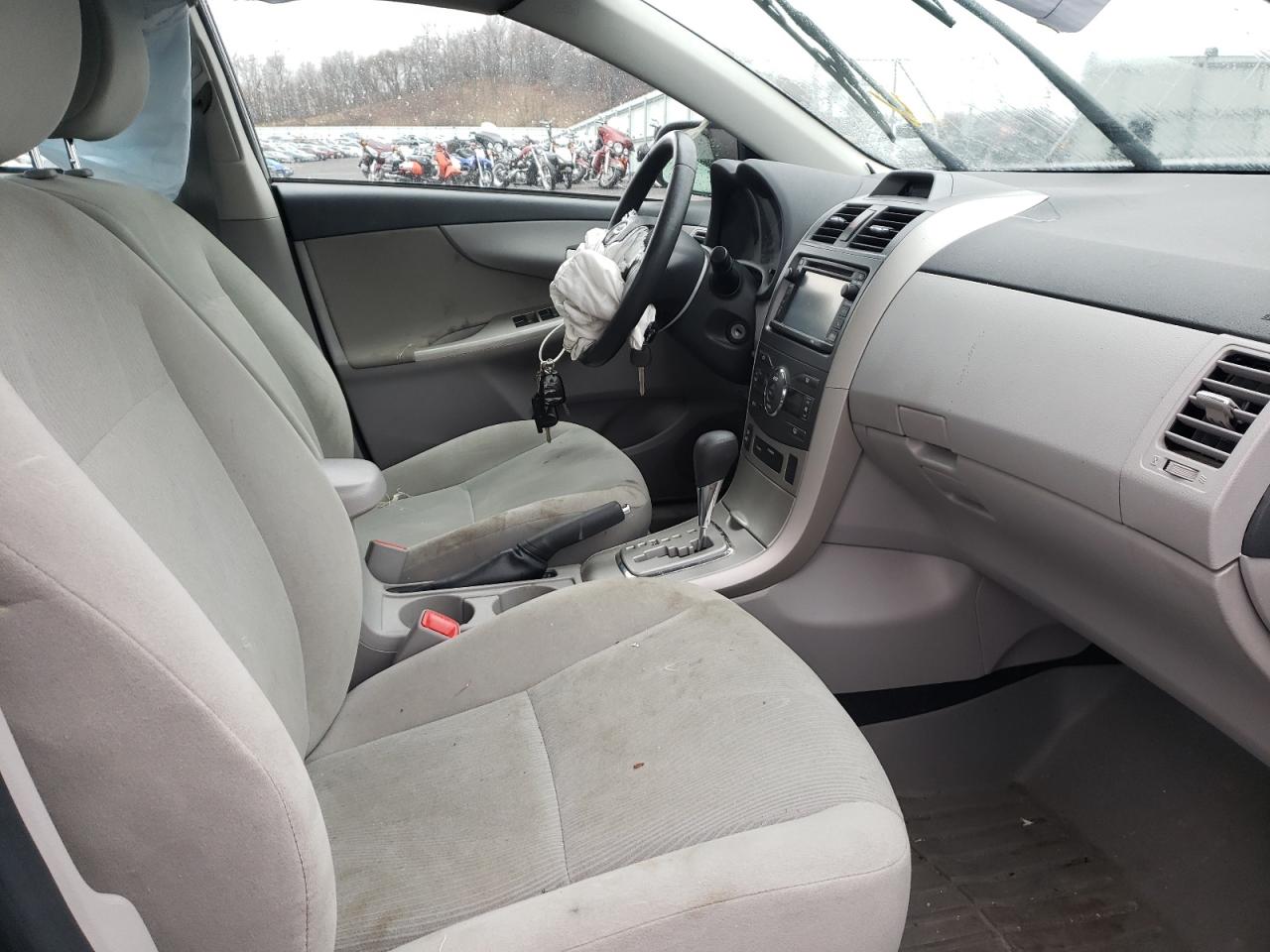 Photo 5 from auction – 2013 TOYOTA COROLLA BA with VIN 2T1BU4EEXDC095817