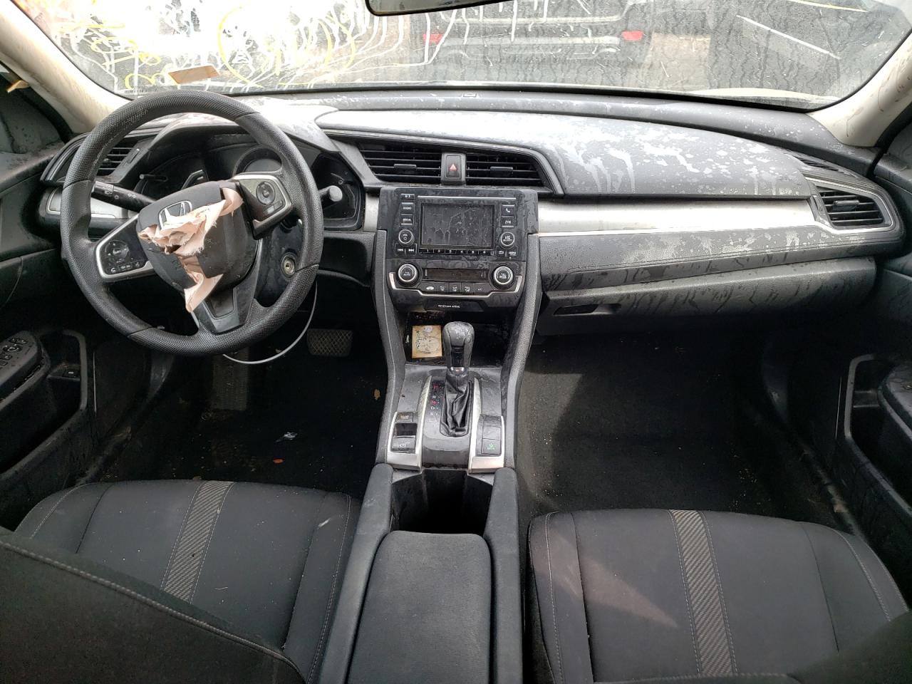 Photo 9 from auction – 2018 HONDA CIVIC LX with VIN 2HGFC2F58JH558354