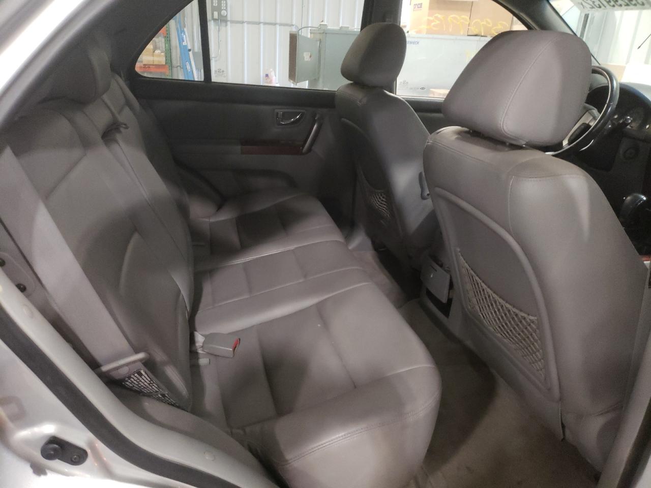 Photo 6 from auction – 2004 KIA SORENTO EX with VIN KNDJC733445283862