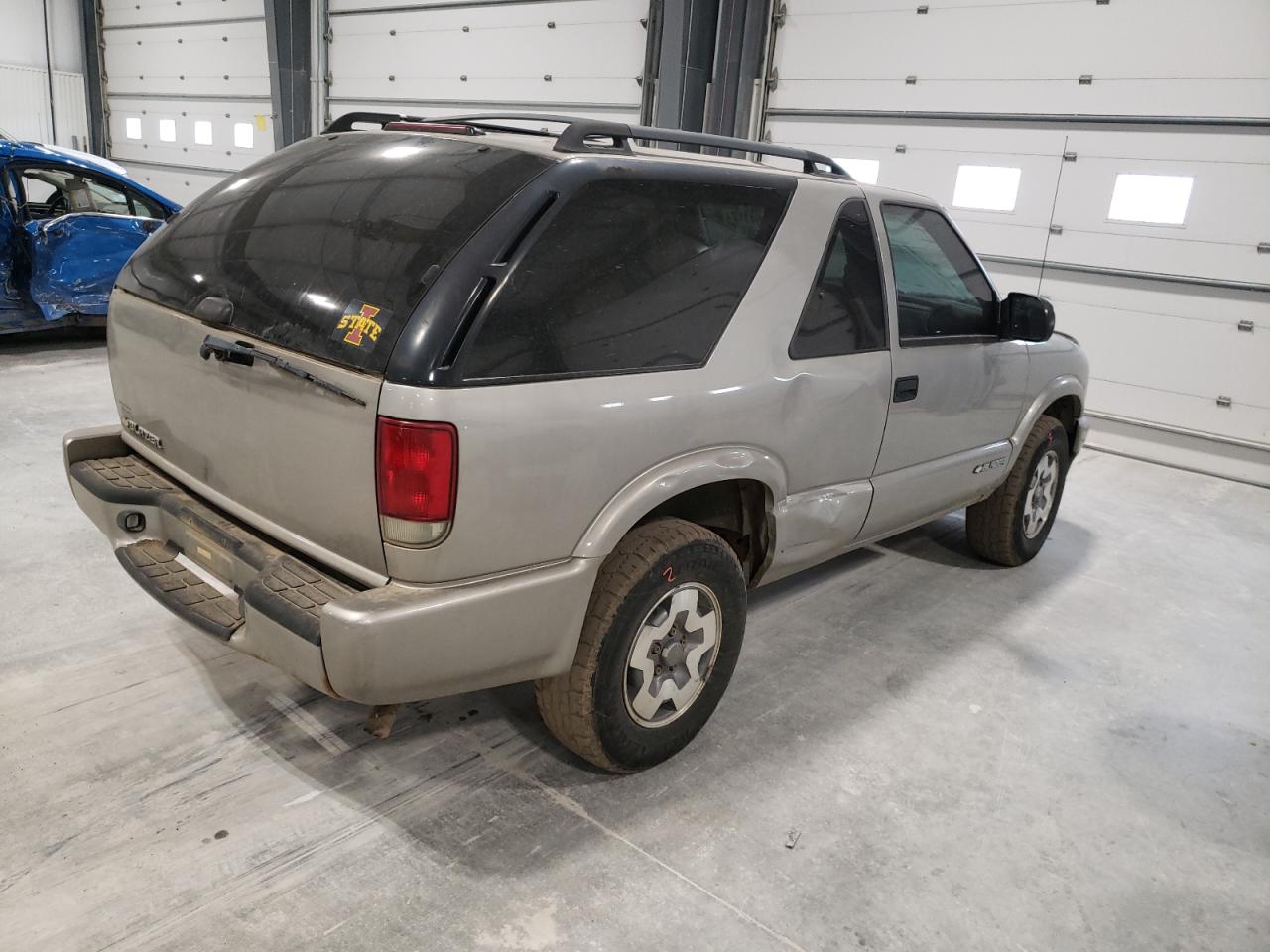 Photo 4 from auction – 2005 CHEVROLET BLAZER with VIN 1GNCT18X15K120551