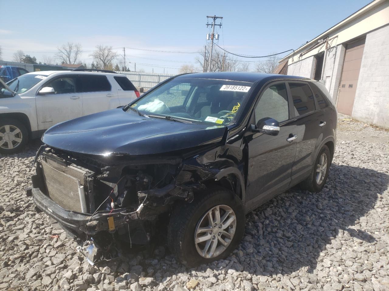 Photo 2 from auction – 2014 KIA SORENTO LX with VIN 5XYKT3A64EG462468