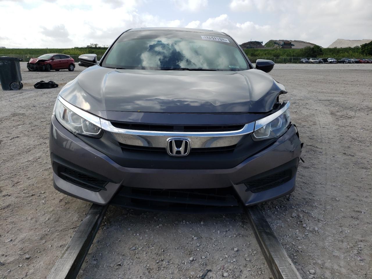 Фото 10 с аукциона – 2017 HONDA CIVIC EX с VIN 19XFC2F78HE038077