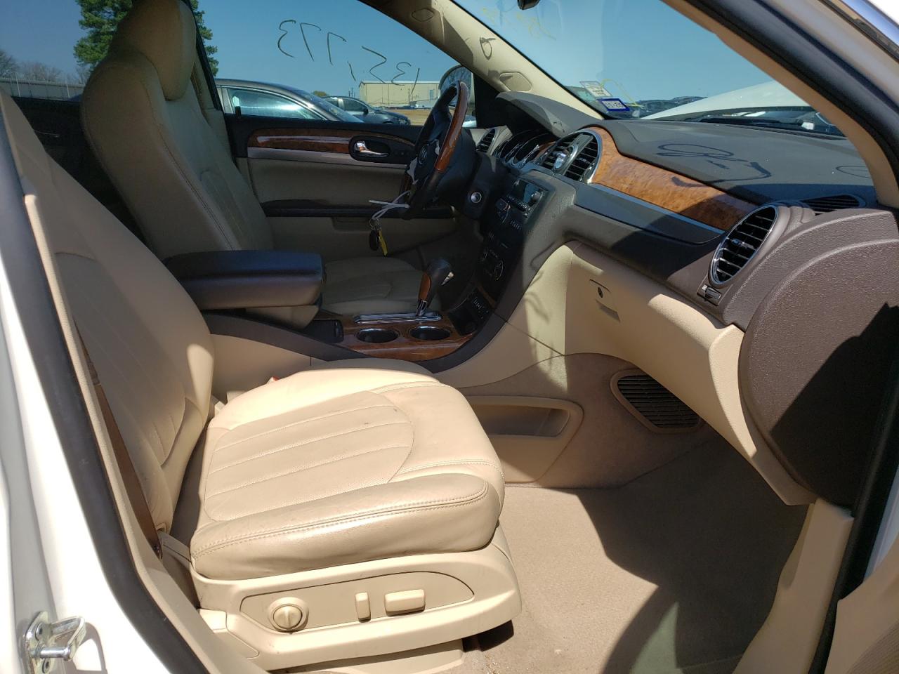 Photo 5 from auction – 2011 BUICK ENCLAVE CX with VIN 5GAKRBED7BJ377879